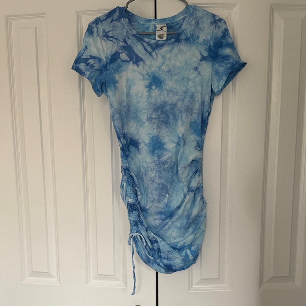 PINK Victoria's Secret Blue Tie-Dye Short Sleeve Ruched Tee